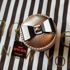 ❗Henri Bendel Rose Gold Leather Ring Case with Centennial Stripe Bow❗